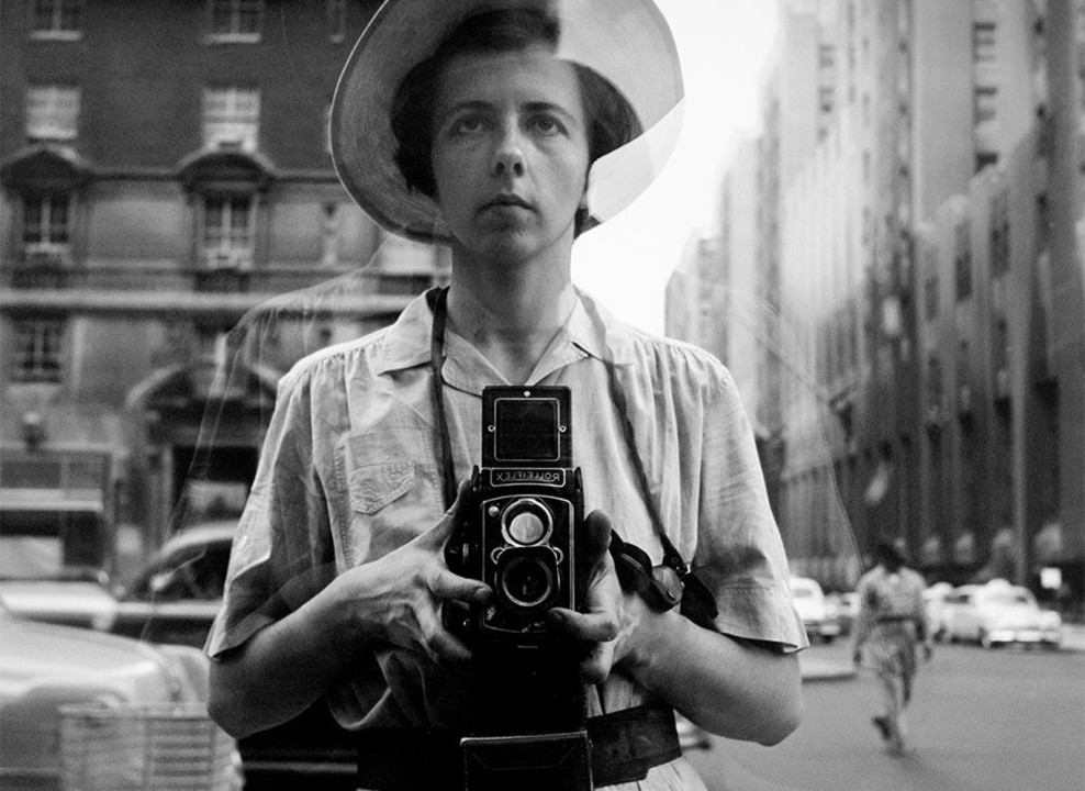 На фото: Вивиан Майер фотографирует свое отражение. Источник: vivianmaier.com